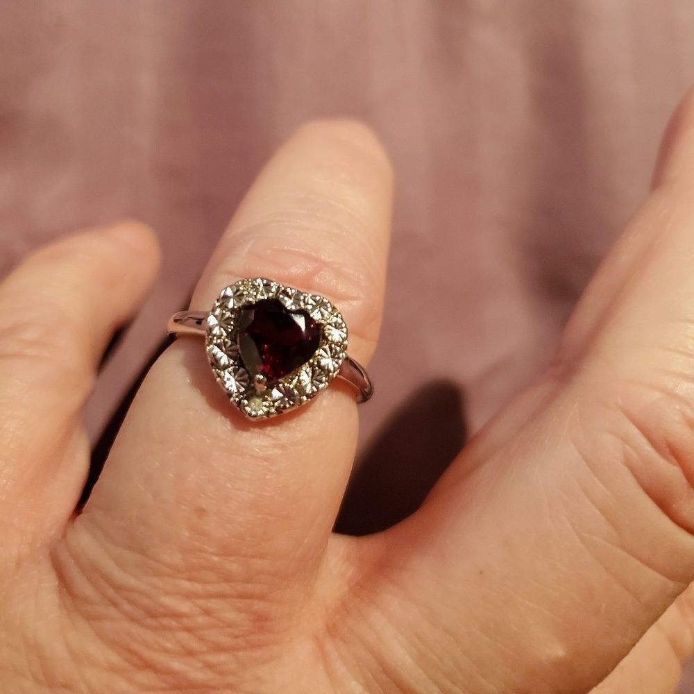 Garnet Ring - Picture 5 of 8